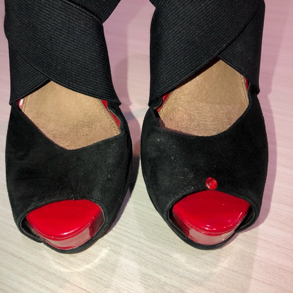 H by Halston Shoes Halston Black 5 Suede Platform Heels